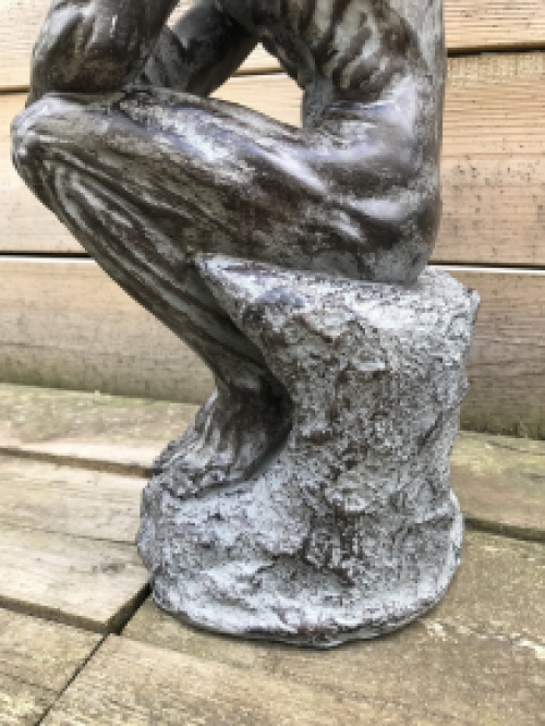 Mooi beeld van de denker ''THE THINKER'', polystone beeld