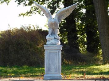 Garden Statue: Eagle with Spread Wings on Pedestal – 107 cm – Stone Set