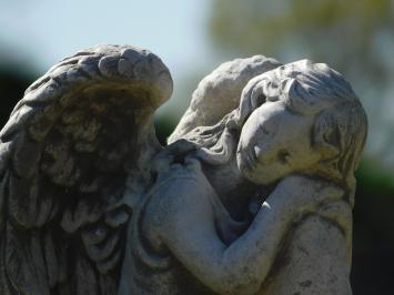 Beeld Engel op Bol - 36 cm - Steen