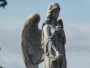 Large Statue of an Angel with Roses on a Pedestal – 117 cm – Stone