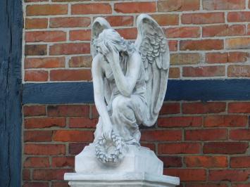 Statue Kneeling Angel with Wreath - 80 cm - Stone