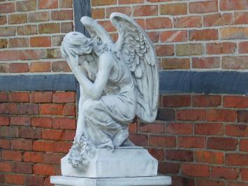 Statue Kneeling Angel with Wreath - 80 cm - Stone