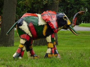 Metallelefant „Zuri“ – Bunt – 60 x 96 cm – Afrikanische Skulptur