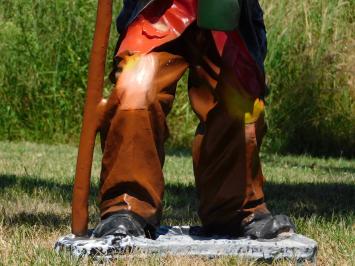 Beeld Oude Man met Wandelstok en Drankfles – 90 cm - Polystone