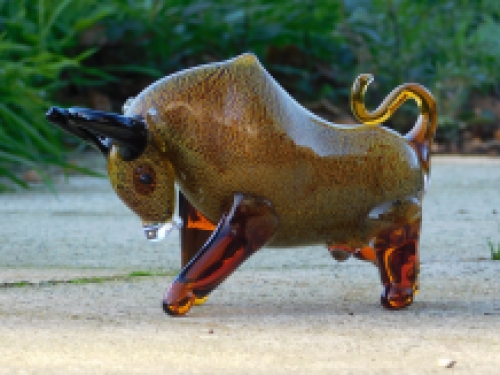 Beeld Stier - volledig van glas gemaakt