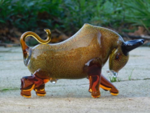 Statue Bull - made entirely of glass