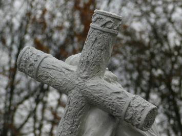Statue Jesus mit Kreuz XL – 70 cm – Polystone