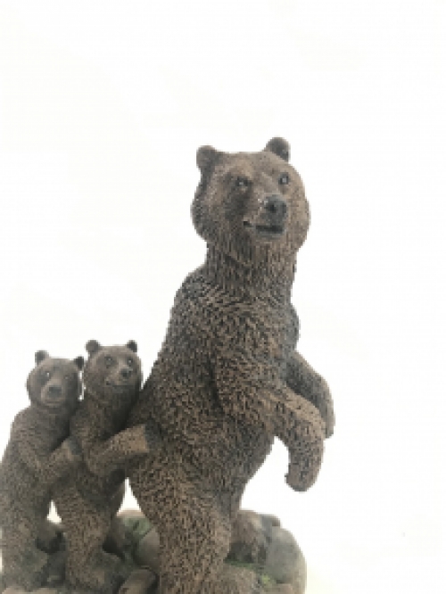 Standing bear with 2 little ones behind him, nice decorative statue made of polystein