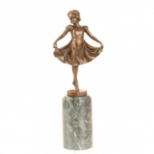 Een bronzen beeld/sculptuur ''Lieselotte''