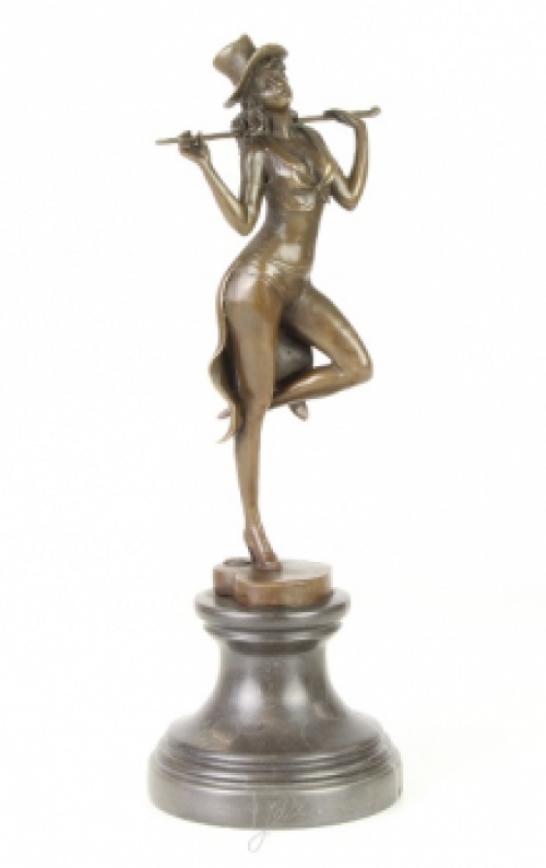 Een bronzen beeld/sculptuur van een theater danseres