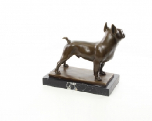Een bronzen beeld/sculptuur van een franse bulldog