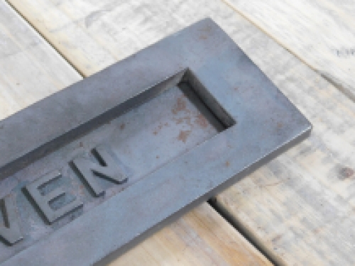 Briefkasten / Briefschlitz, Eisen, grobe Ausführung, mit Federklappe