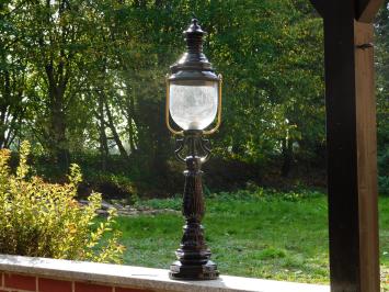 Klassieke Buitenlamp - 93 cm - Zwart - Alu Sokkelpaal + Kap met Messing Accent