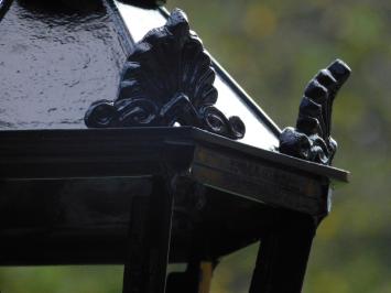Classic Outdoor Lamp Black - 63 cm - Shade with Crowns on a Hexagonal Base - Aluminum