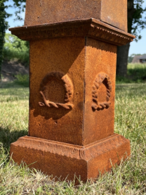 Female torso on pedestal - entirely cast iron