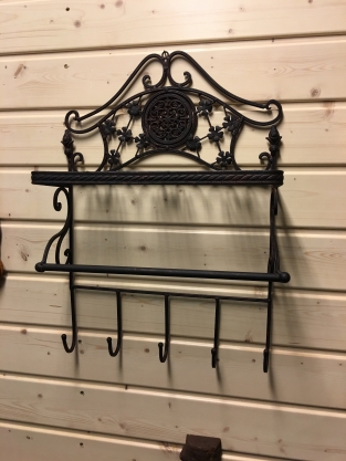 Wall rack , wrought iron, old-rust look, with 1 storage layer and 5 coat hooks.