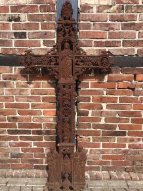 Beautiful unique grave cross, cast iron.