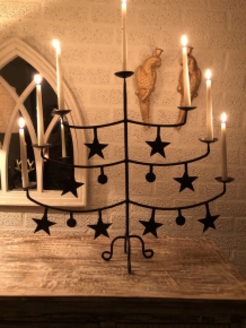 Beautiful candle candle holder, wrought iron with 7 arms.