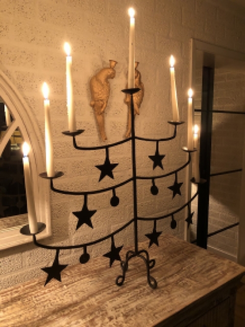 Beautiful candle candle holder, wrought iron with 7 arms.