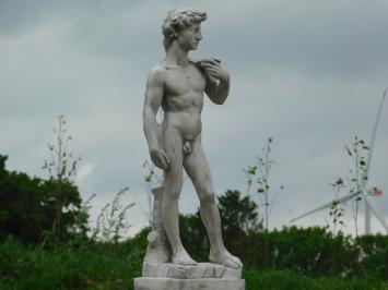 Statue David auf großem Sockel | 127 cm hoch | Stein | Weiß und Grautöne