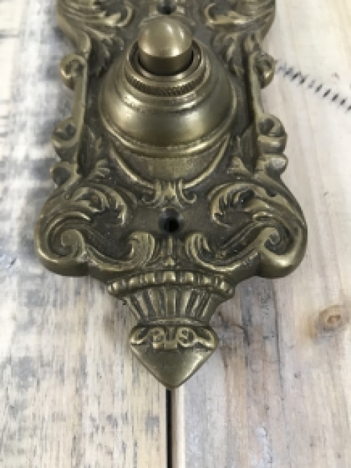 Deurbel van Wilhelminiaanse en Art Nouveau stijl - zoals antieke bel, historisch