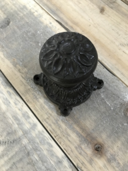 1 deurknop Pinto + 1 knop rozet oprichter tijdelijk, antieke ijzeren