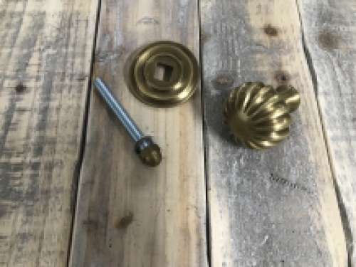 1 door knob smooth with rosette, brass patinated - knob does not rotate