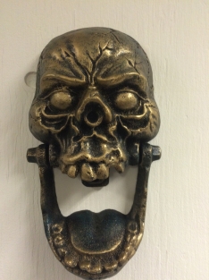 Large skull as a door knocker, brass, very nice!