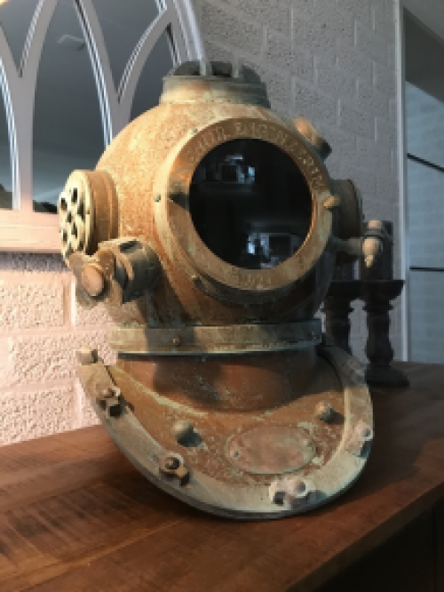 Robust diving helmet, made of iron - ''ANCHOR ENGINEERING 1921''