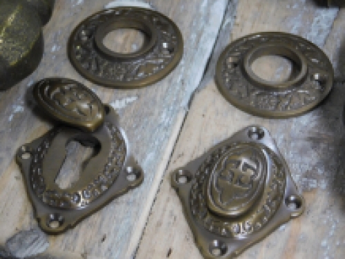 Set of door hardware Kanone - antique brass - handles, rosettes and mandrel