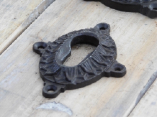 Set deurbeslag - knop en klink met rozetten - PZ - antiek ijzer