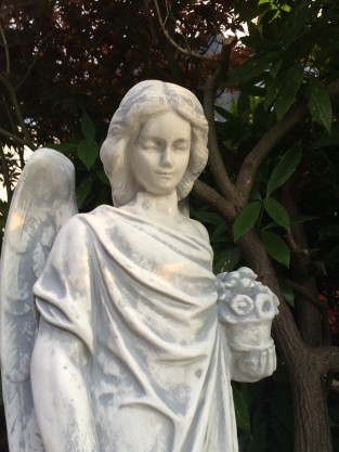 Beautiful angel, grave angel, artificial stone, antique white