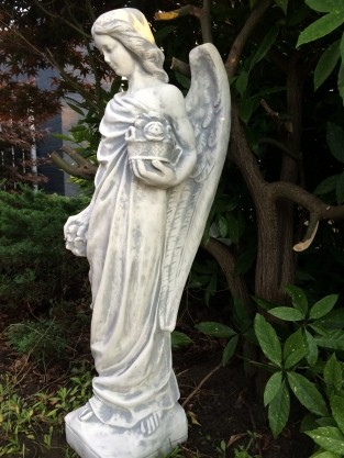 Beautiful angel, grave angel, artificial stone, antique white