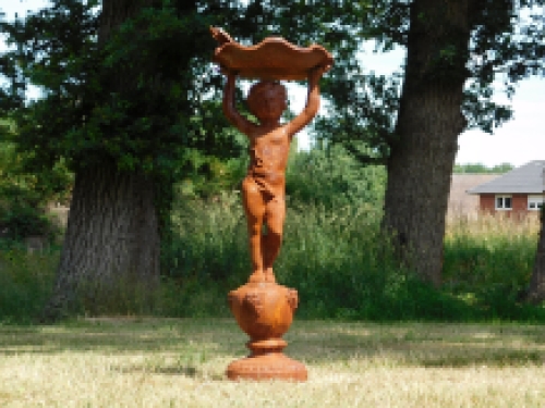 Statue Engel mit Vogeltränke - Gusseisen - Rostfarbe