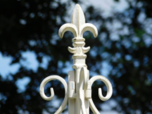 Large etagere with French lily - white - metal