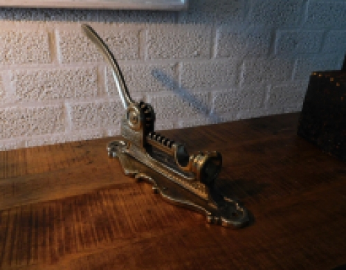 Wand wijnopener, hendel kurkentrekker messing, flesopener messing, heel fraai!! LAATSTE!!