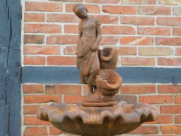 Exklusiver Steinbrunnen mit Frau - Stein in Oxid