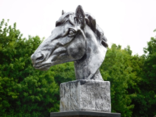 Großer Pferdekopf - silbergrau - Polystone