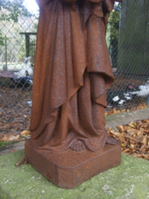 Madonna, maria met kind sculptuur - gietijzer