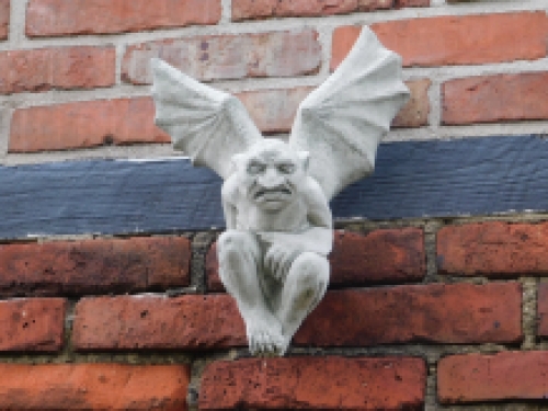 Gargoyle - Fledermaus-Dämonen-Störer - steinerne Kathedralenfigur