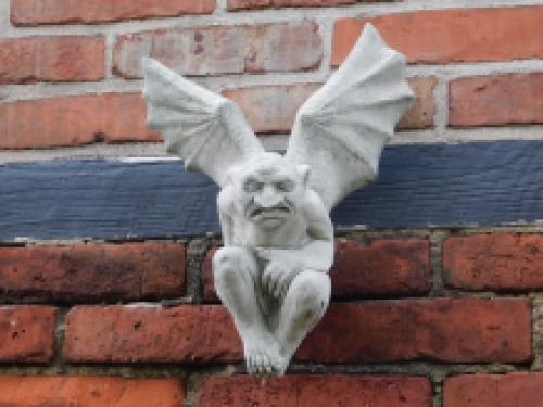 Gargoyle - demonen verdrijver - vol steen - wanddeco