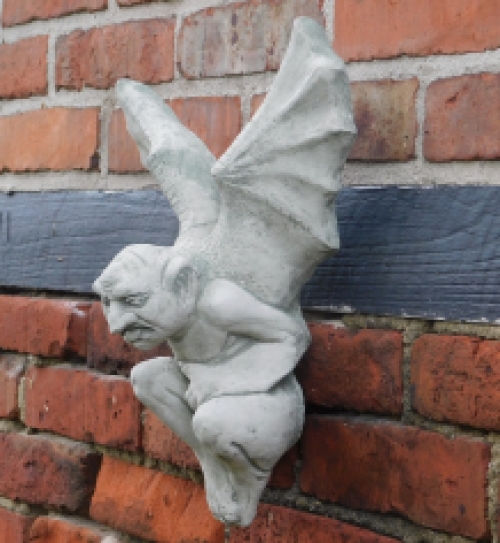 Gargoyle - demonen verdrijver - vol steen - wanddeco