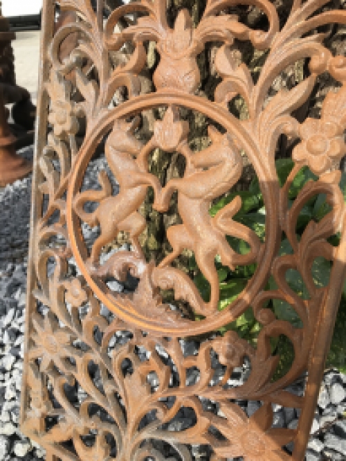 Deurrooster / raamrooster - balkonreling, maar ook fraai als wanddecoratie, gietijzer - rustiek