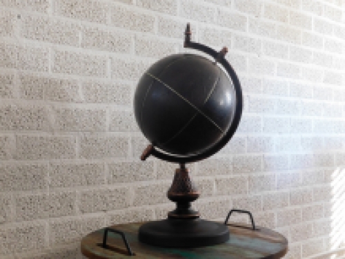 Classic globe on stand -