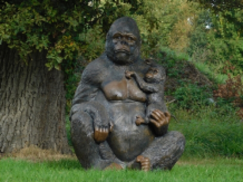 Exclusive statue Gorilla with baby gorilla - XXL - polystone - detailed