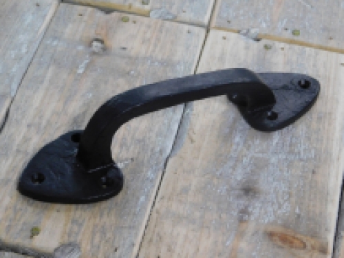 Door-cabinet-drawer handle, small, black, wrought iron.