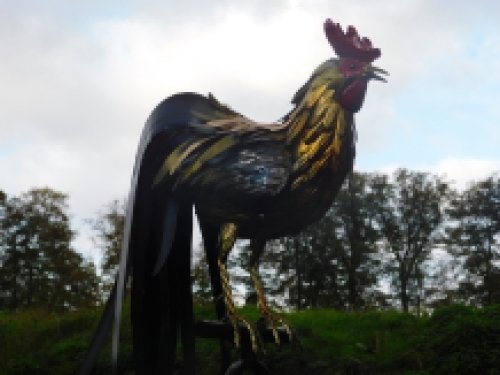 Rooster on stand - metal - full colour