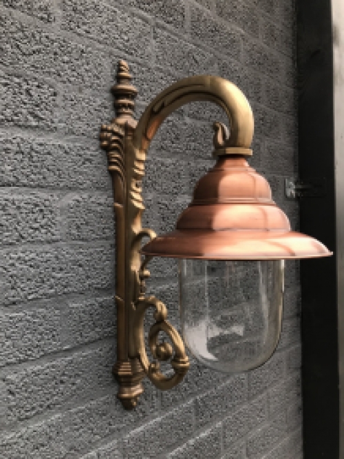 Nostalgische wandlamp, tuinlamp, geheel messing gepatineerd, koper