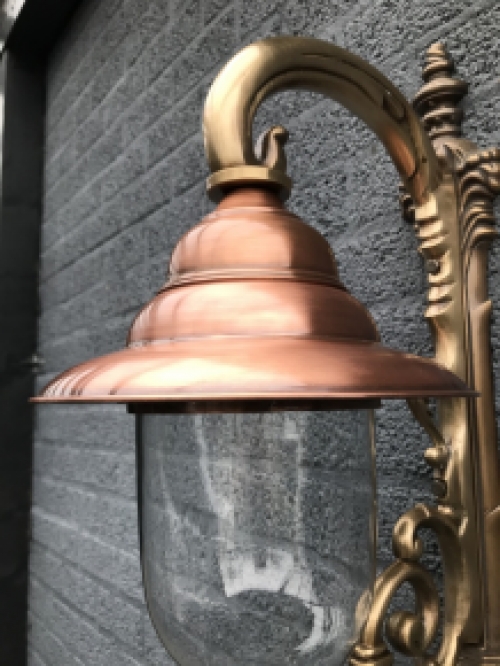 Nostalgische wandlamp, tuinlamp, geheel messing gepatineerd, koper