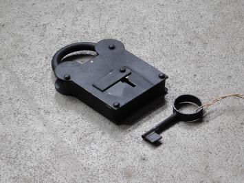 Antikes Vorhängeschloss - schwarz - Eisen - mittelalterlich